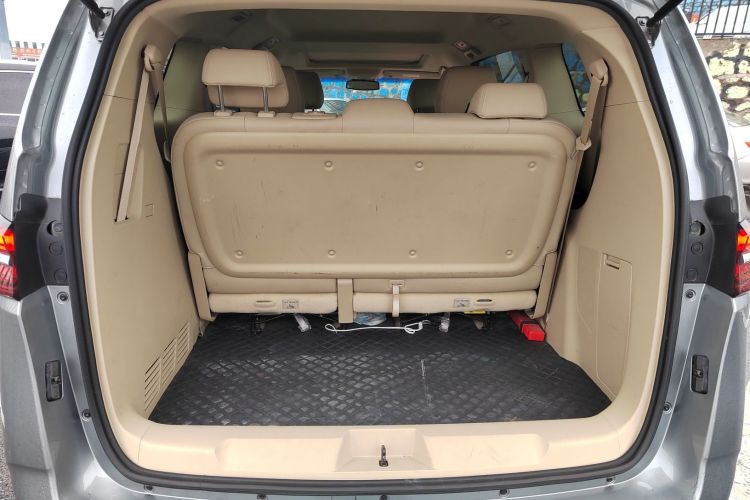 别克GL8 2023款 改款 陆上公务舱 豪华型机舱底盘23