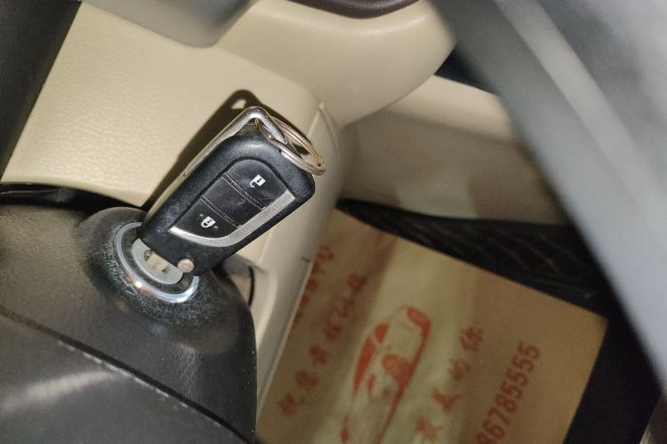 丰田 汉兰达 2018款 2.0T 两驱精英版 5座 国V中控内饰11