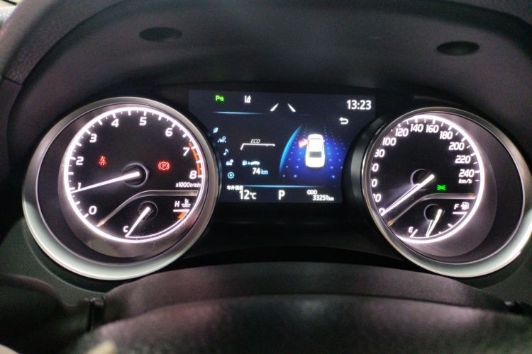 丰田 凯美瑞 2021款 2.0G 豪华版中控内饰14