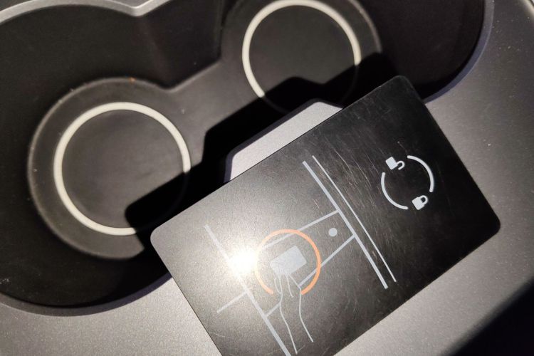 特斯拉 Model Y 2021款 Performance高性能全轮驱动版中控内饰11