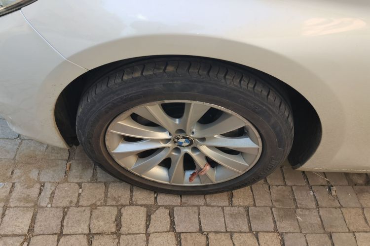 宝马5系GT 2015款 528i 领先型车身外观6007