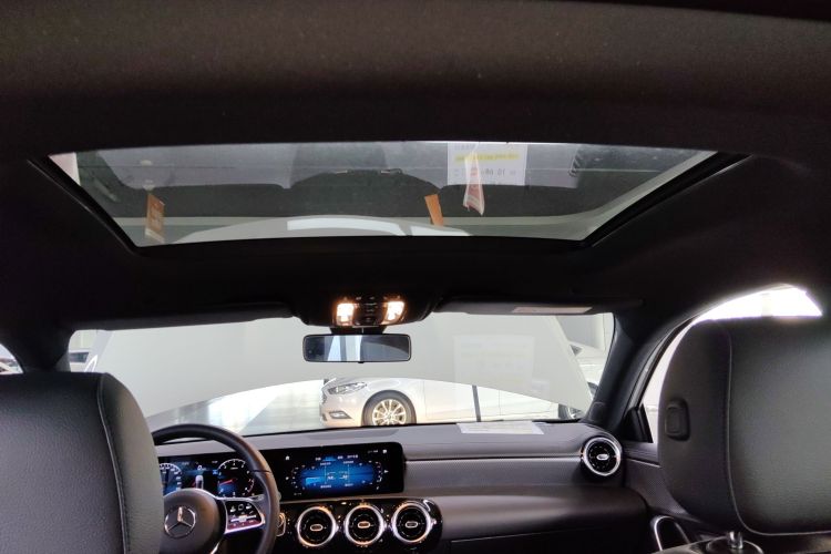 奔驰A级 2021款 A 180 L 运动轿车局部细节22