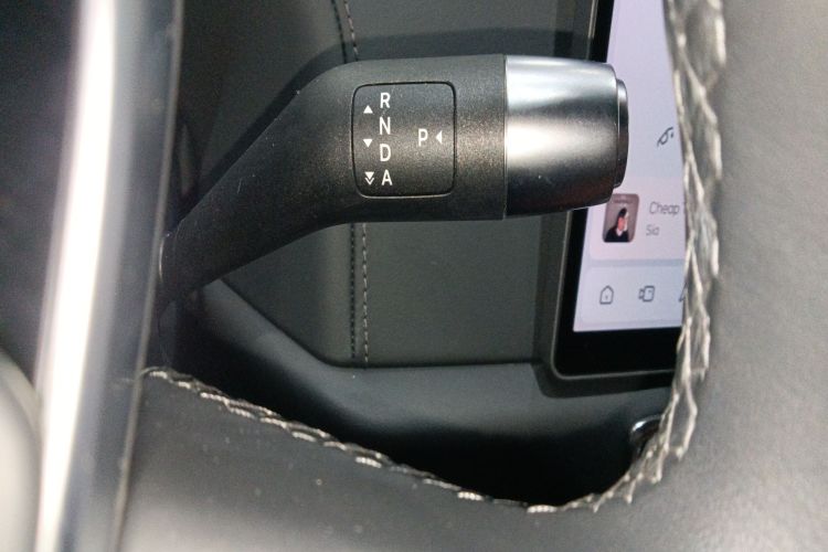 理想汽车 理想L8 2023款 Air中控内饰18