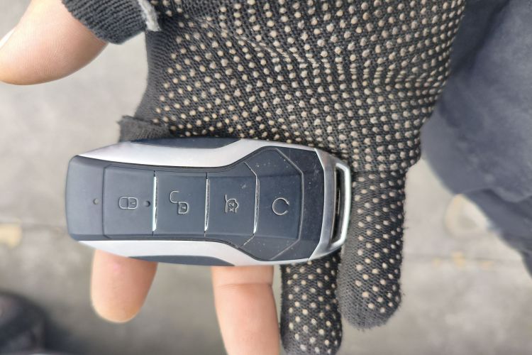 比亚迪 唐 2018款 2.0T 自动智联尊贵型 5座 国V中控内饰7001