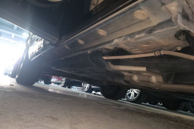 丰田 汉兰达 2021款 2.0T 四驱精英版 7座局部细节9002