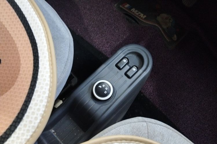 五菱汽车 宏光MINIEV 2021款 马卡龙臻享款 磷酸铁锂中控内饰18