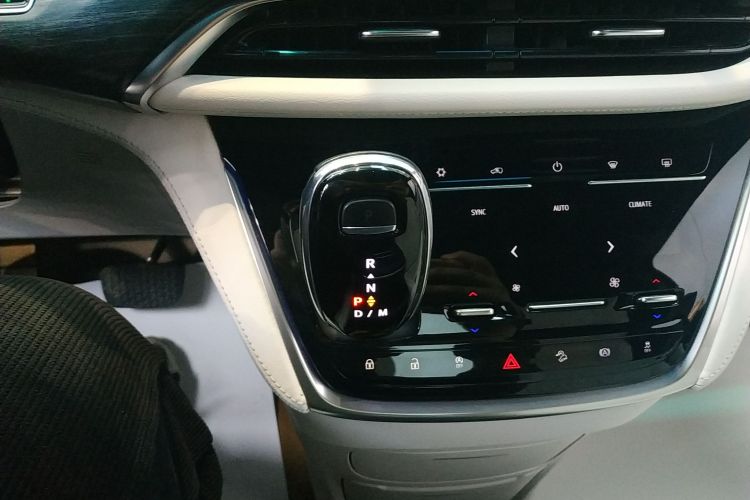 别克GL8 2020款 Avenir艾维亚 四座尊礼版中控内饰18