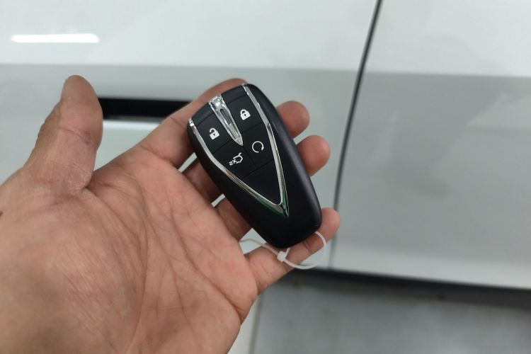 长安UNI-V 2024款 1.5T 尊贵型中控内饰11