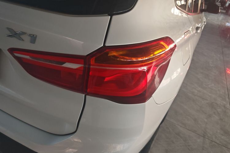 宝马X1 2018款 sDrive18Li 时尚型车身外观9