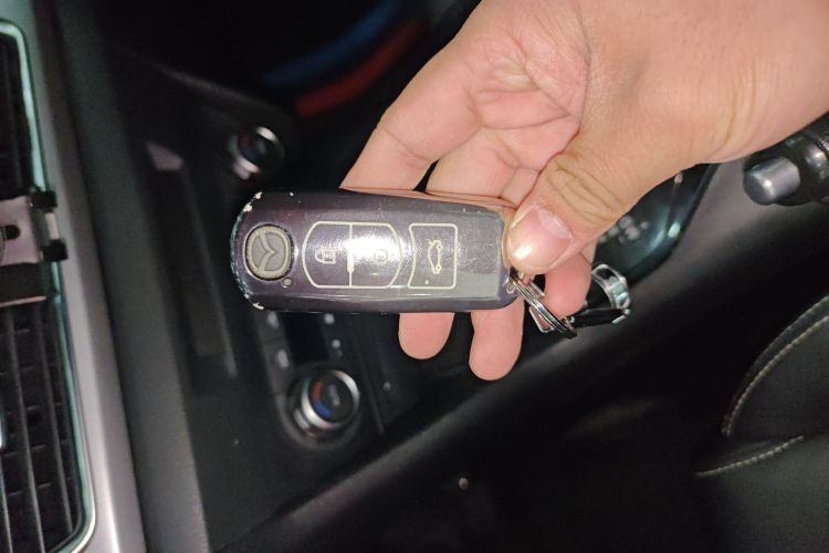 马自达3 昂克赛拉 2014款 三厢 1.5L 自动豪华型中控内饰7001