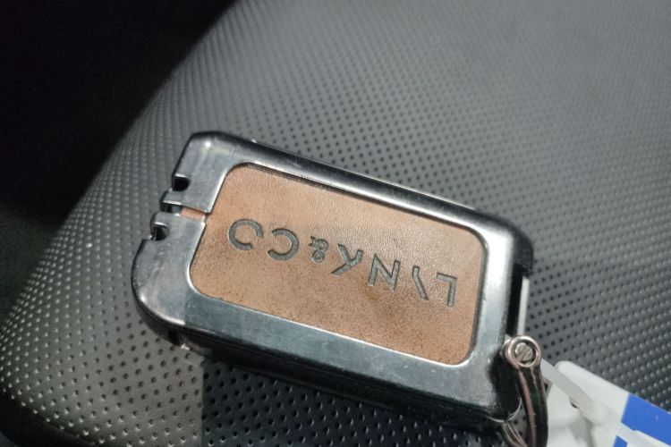 领克05 2022款 2.0TD 四驱劲Halo中控内饰11