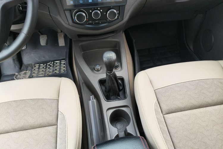 五菱汽车 五菱宏光 2014款 1.5L S标准型中控内饰18