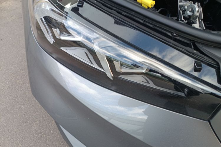 宝马i3 2025款 eDrive 35 L车身外观8