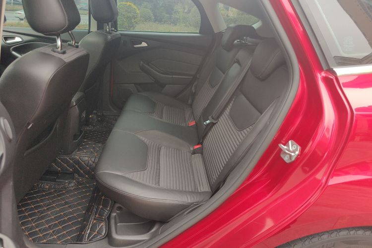 福特 福克斯 2015款 两厢 EcoBoost 180 自动运动型中控内饰21