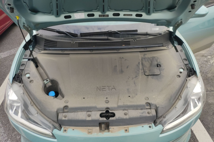 哪吒汽车 哪吒V 2022款 潮 400 Lite局部细节24