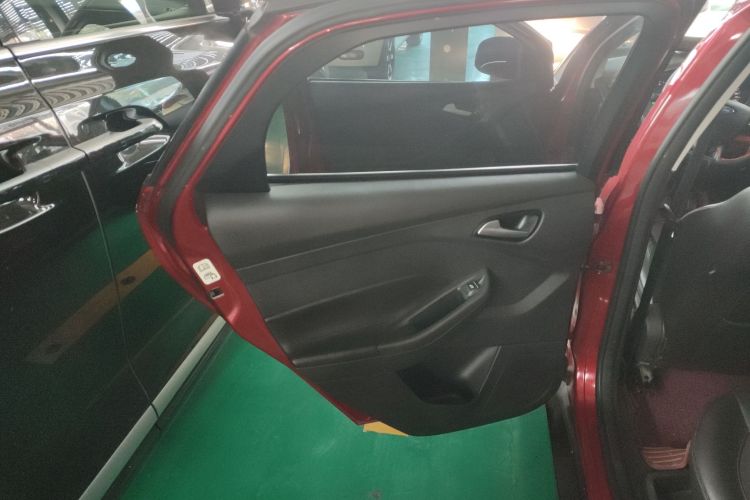 福特 福克斯 2017款 两厢 1.6L 自动风尚型智行版中控内饰49