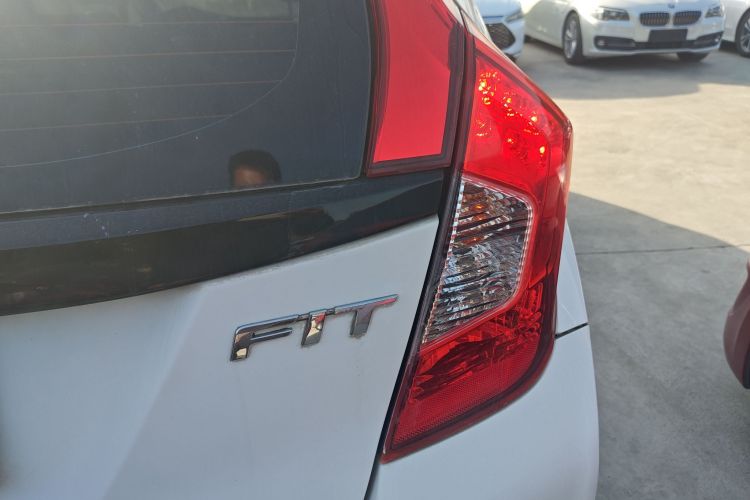 本田 飞度 2014款 1.5L SE CVT时尚型车身外观9