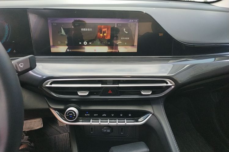 长安 逸动 2020款 PLUS 蓝鲸NE 1.4T GDI DCT尊贵型局部细节16