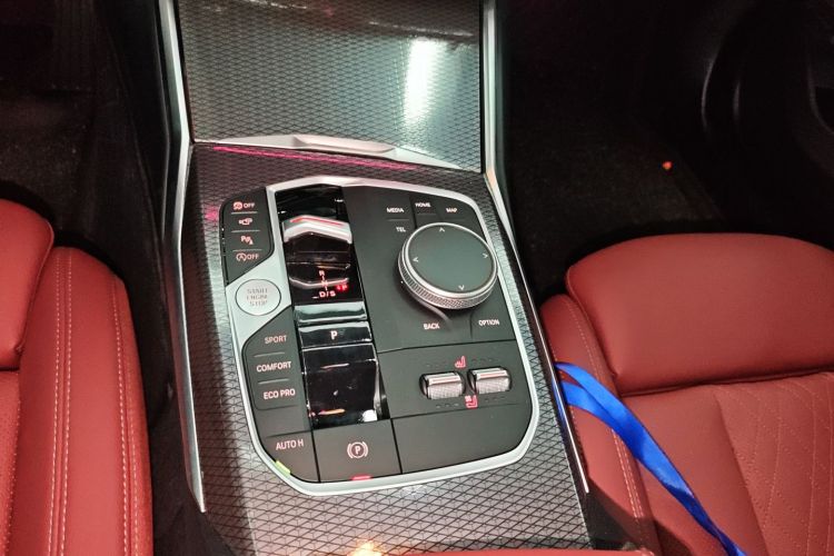 宝马3系 2025款 330Li M运动曜夜套装中控内饰18