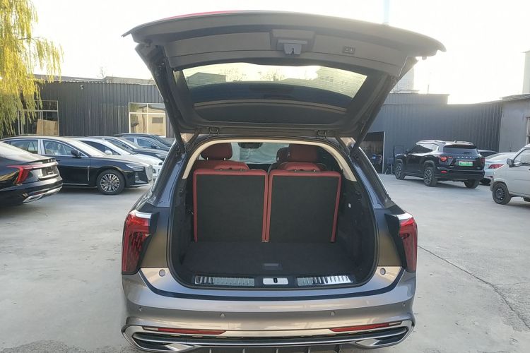 红旗E-HS9 2022款 690km 旗享版 六座机舱底盘23