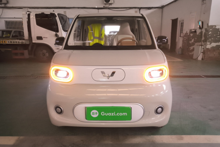 五菱汽车 宏光MINIEV 2024款 第三代 215km 青春版车身外观2