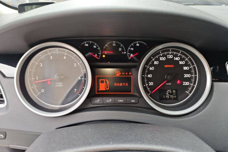 标致508 2013款 2.0L 两周年纪念 自动智享版中控内饰14