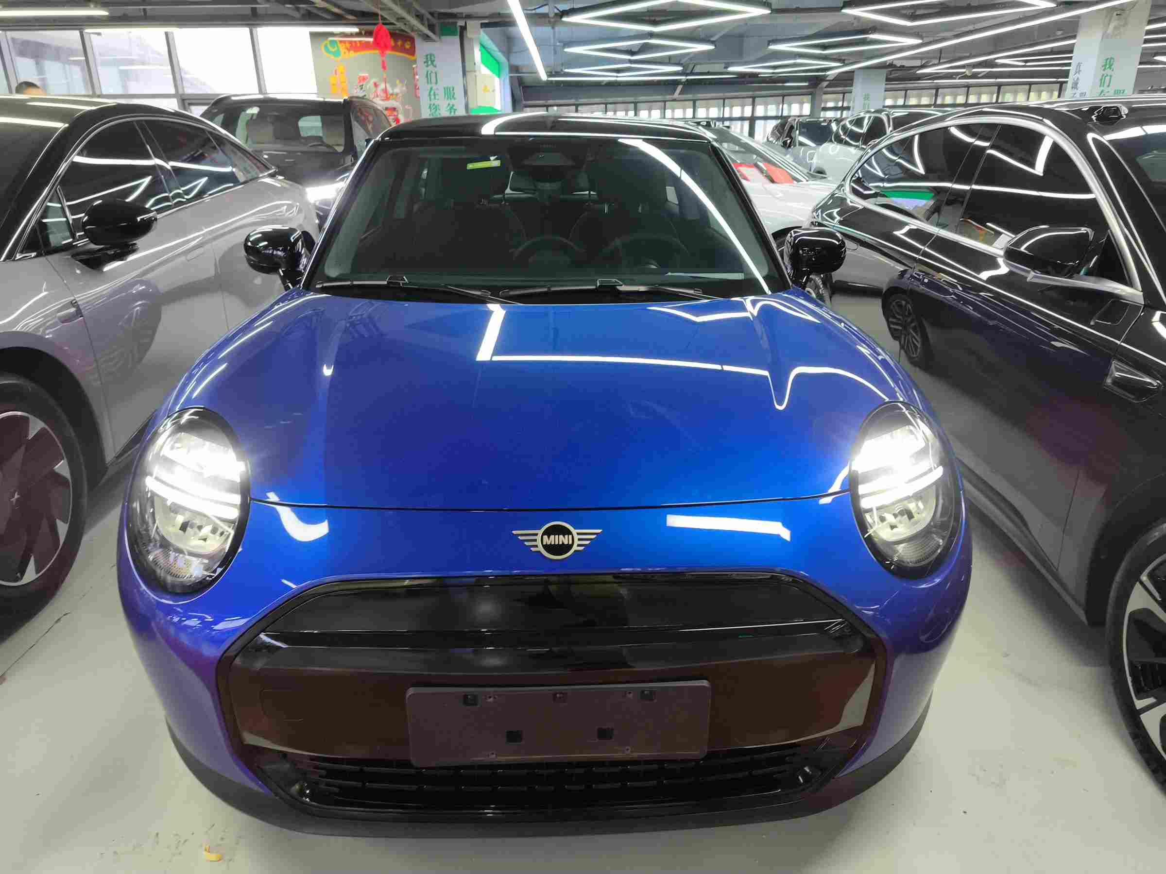 成都二手MINI电动COOPER 2024款，三口之家短途代步电费够省吗？