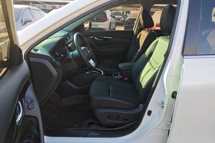 日产 奇骏 2023款 经典 2.0L 两驱智联臻享版局部细节19