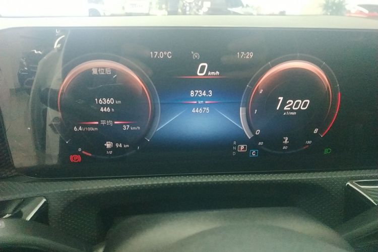 奔驰A级 2021款 A 200 L 运动轿车动感型局部细节14