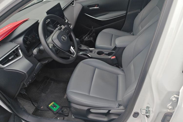 丰田 卡罗拉 2023款 1.8L 智能电混双擎 精英版中控内饰19