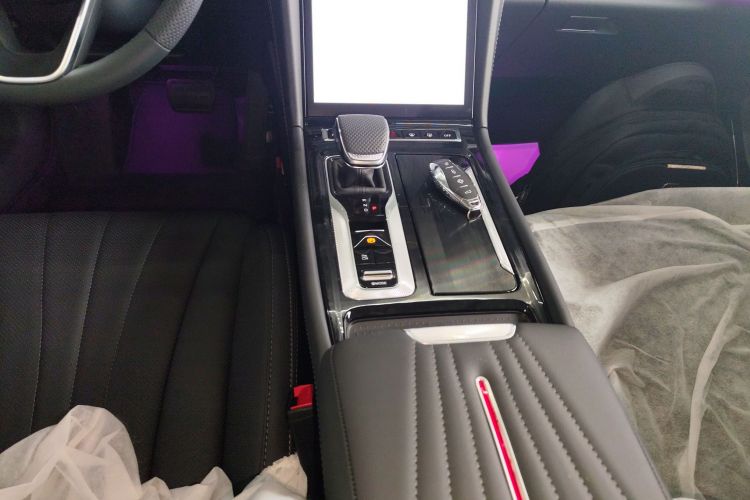 红旗H5 PHEV 2025款 170 超混版中控内饰18