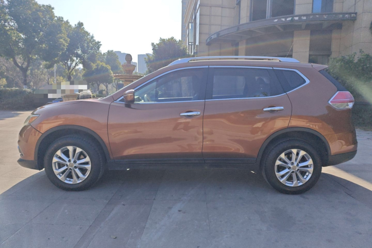 日产 奇骏 2014款 2.5L CVT领先版 4WD车身外观4