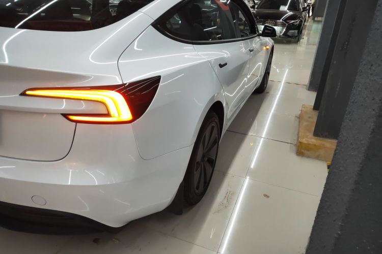 特斯拉 Model 3 2025款 后轮驱动版车身外观6006