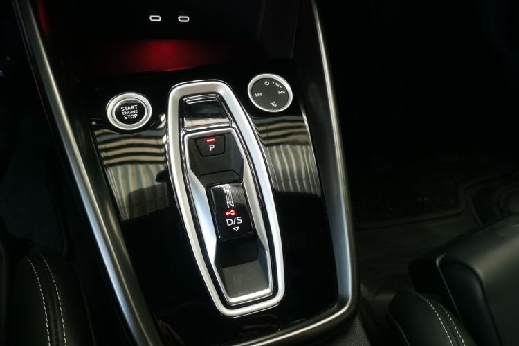 奥迪A3 2025款 Sportback 35TFSI 飞驰尊享型中控内饰18