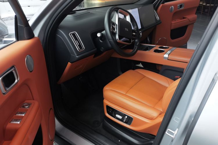 理想汽车 理想L9 2022款 Max中控内饰20