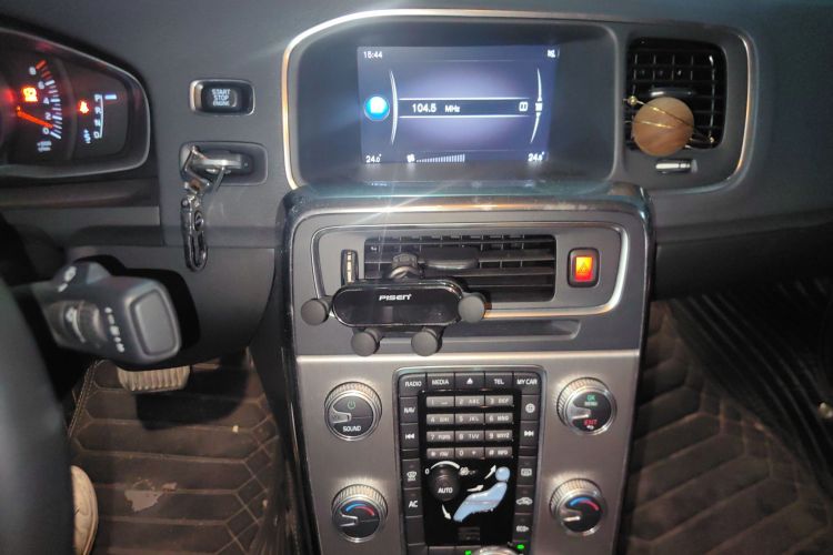 沃尔沃S60 2019款 S60L 改款 T5 智进进阶版中控内饰16