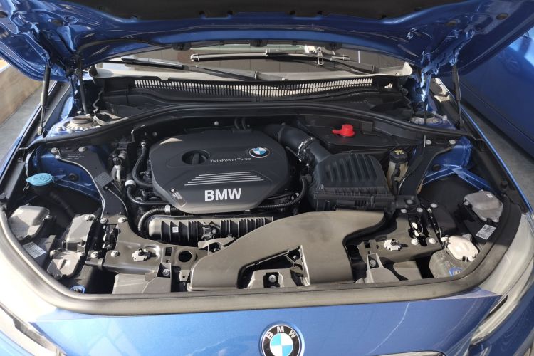 宝马1系 2018款 120i 设计套装型机舱底盘24