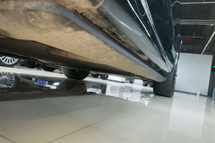 鸿蒙智行 问界M8 2025款 增程 Ultra版 53.4kWh 6座版局部细节9002