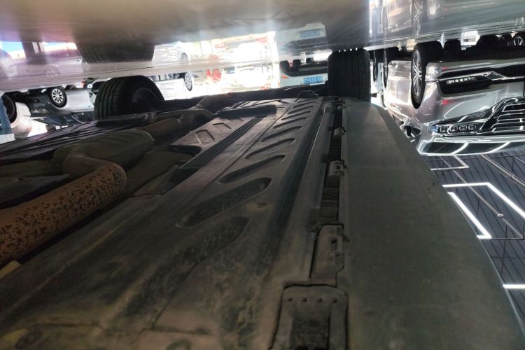 奔驰GLC 2019款 改款 GLC 260 L 4MATIC 豪华型局部细节9001