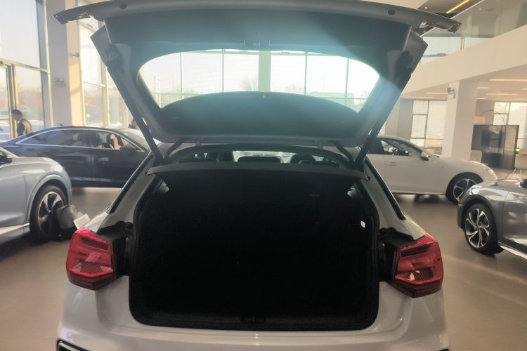 奥迪Q2L 2025款 35TFSI 时尚动感型机舱底盘23