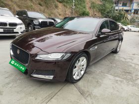 捷豹XFL 2018款 XFL 2.0T 250PS 豪华版