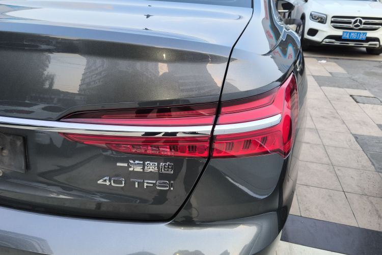 奥迪A6L 2019款 40 TFSI 豪华动感型车身外观9