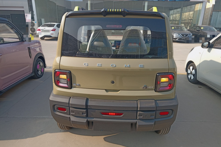 吉利银河 2025款 210km 熊猫骑士车身外观6004