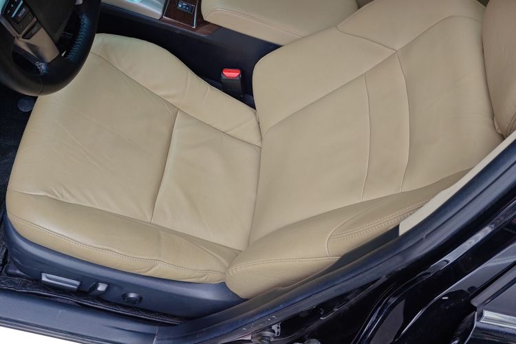 丰田 锐志 2013款 2.5V 尊锐版中控内饰19