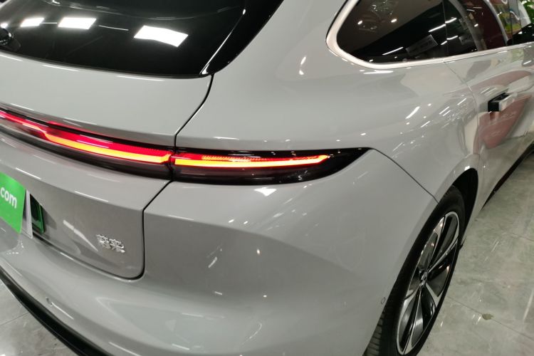 蔚来ET5T 2025款 75kWh Touring车身外观9