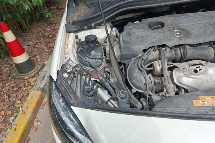 奔驰B级 2015款 B 200 时尚型局部细节9006