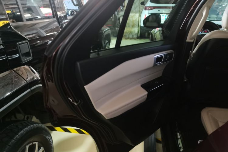 福特 探险者 2020款 EcoBoost 285 后驱风尚版 6座中控内饰7008