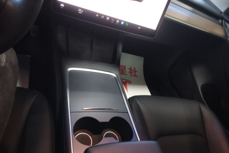 特斯拉 Model 3 2022款 后轮驱动版局部细节18