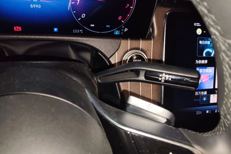 奔驰E级 2025款 E 300 L 时尚型中控内饰18