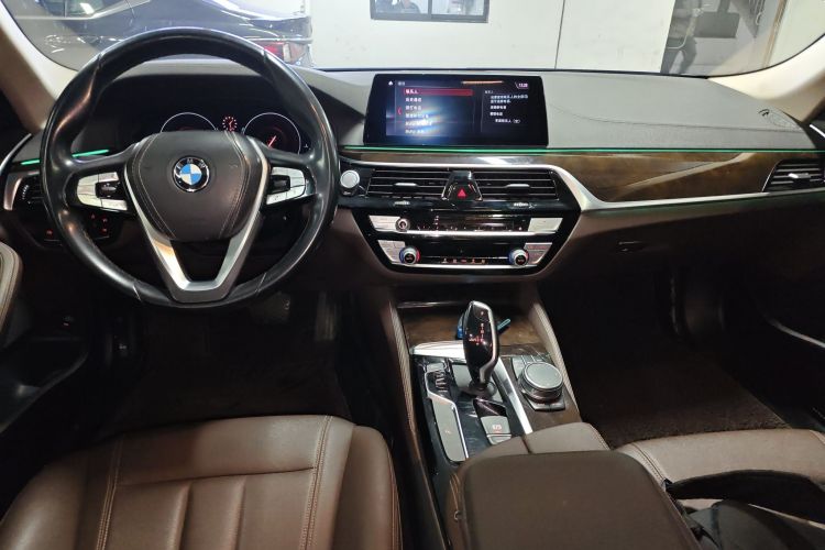 宝马5系 2019款 改款 525Li 豪华套装中控内饰12